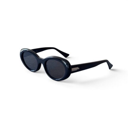 Shop the Gentle Monster Le 01 black acetate oval sunglasses. A minimal, versatile frame for everyday wear.