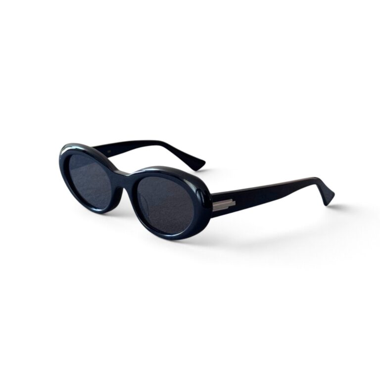 Shop the Gentle Monster Le 01 black acetate oval sunglasses. A minimal, versatile frame for everyday wear.
